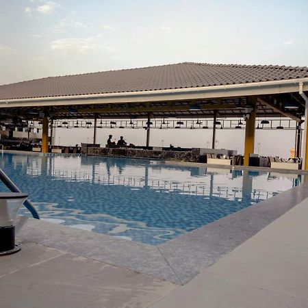 The Gold Beach Resort Daman Extérieur photo