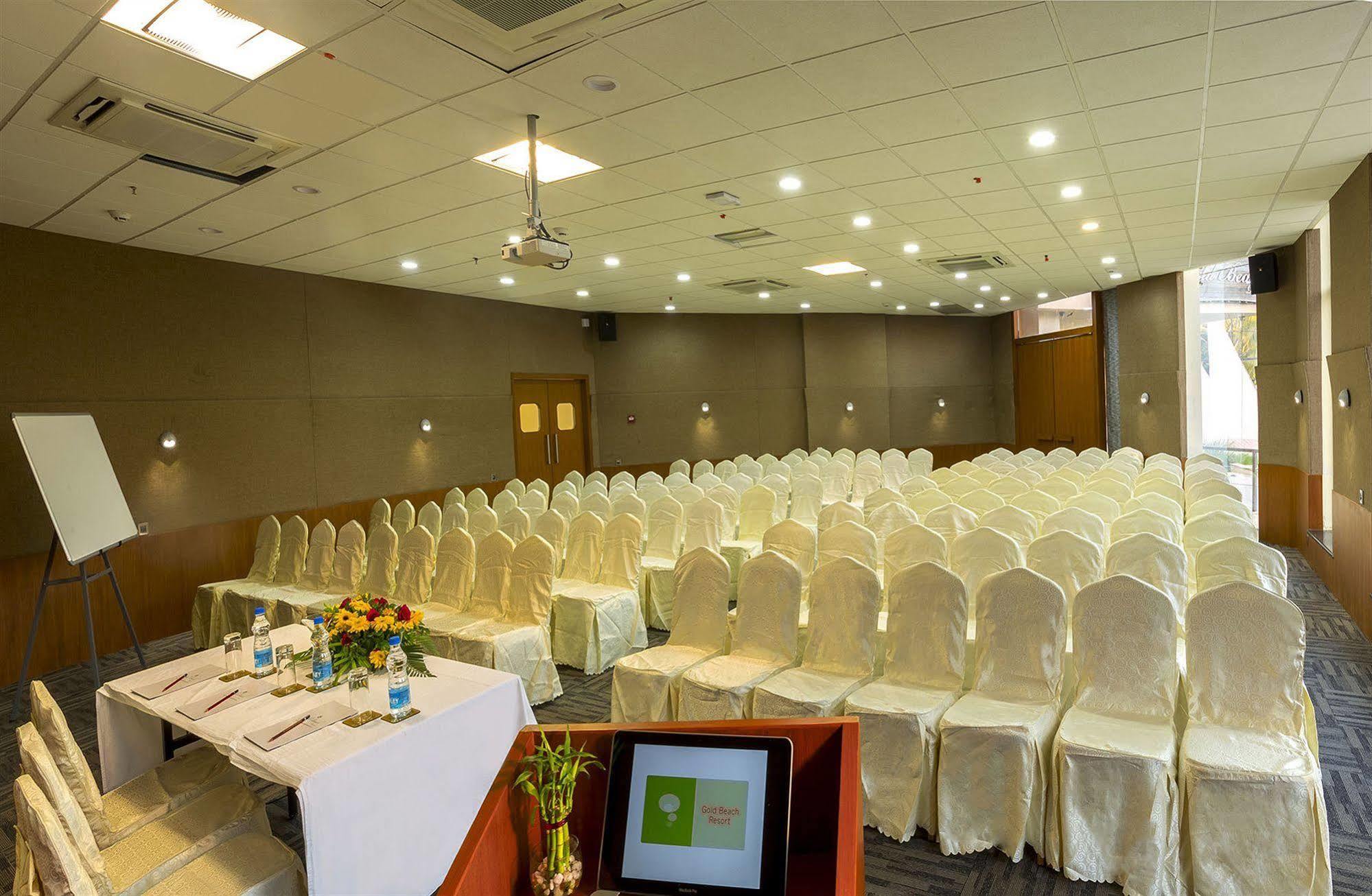 The Gold Beach Resort Daman Extérieur photo