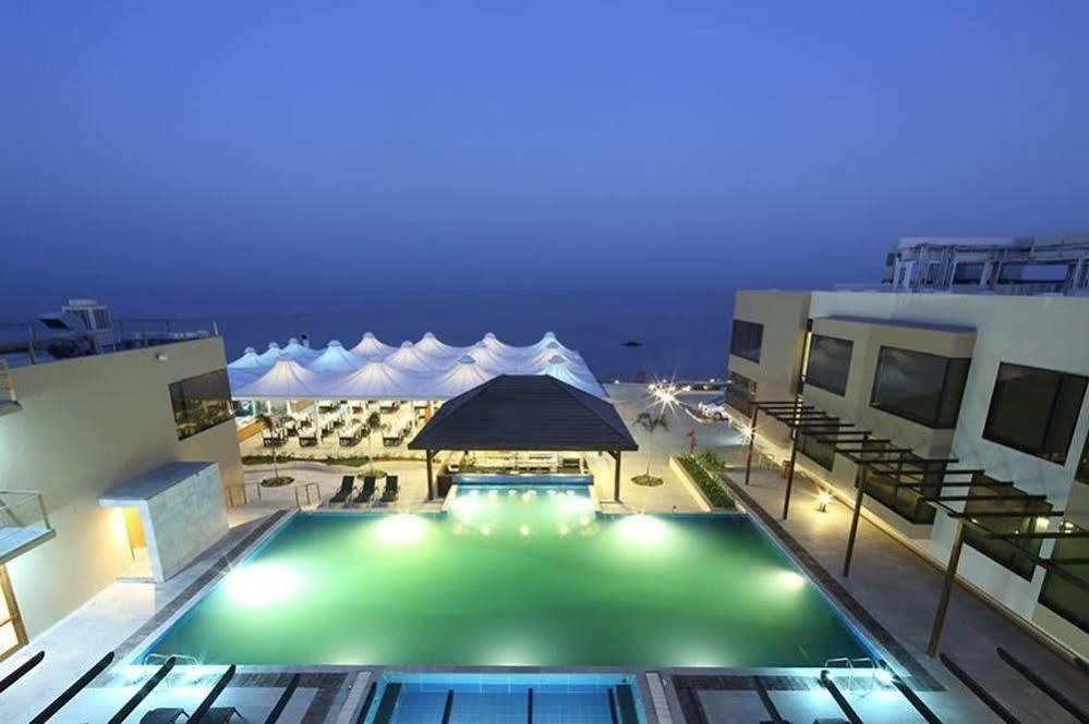 The Gold Beach Resort Daman Extérieur photo