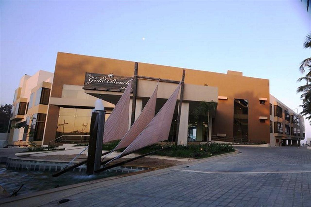 The Gold Beach Resort Daman Extérieur photo