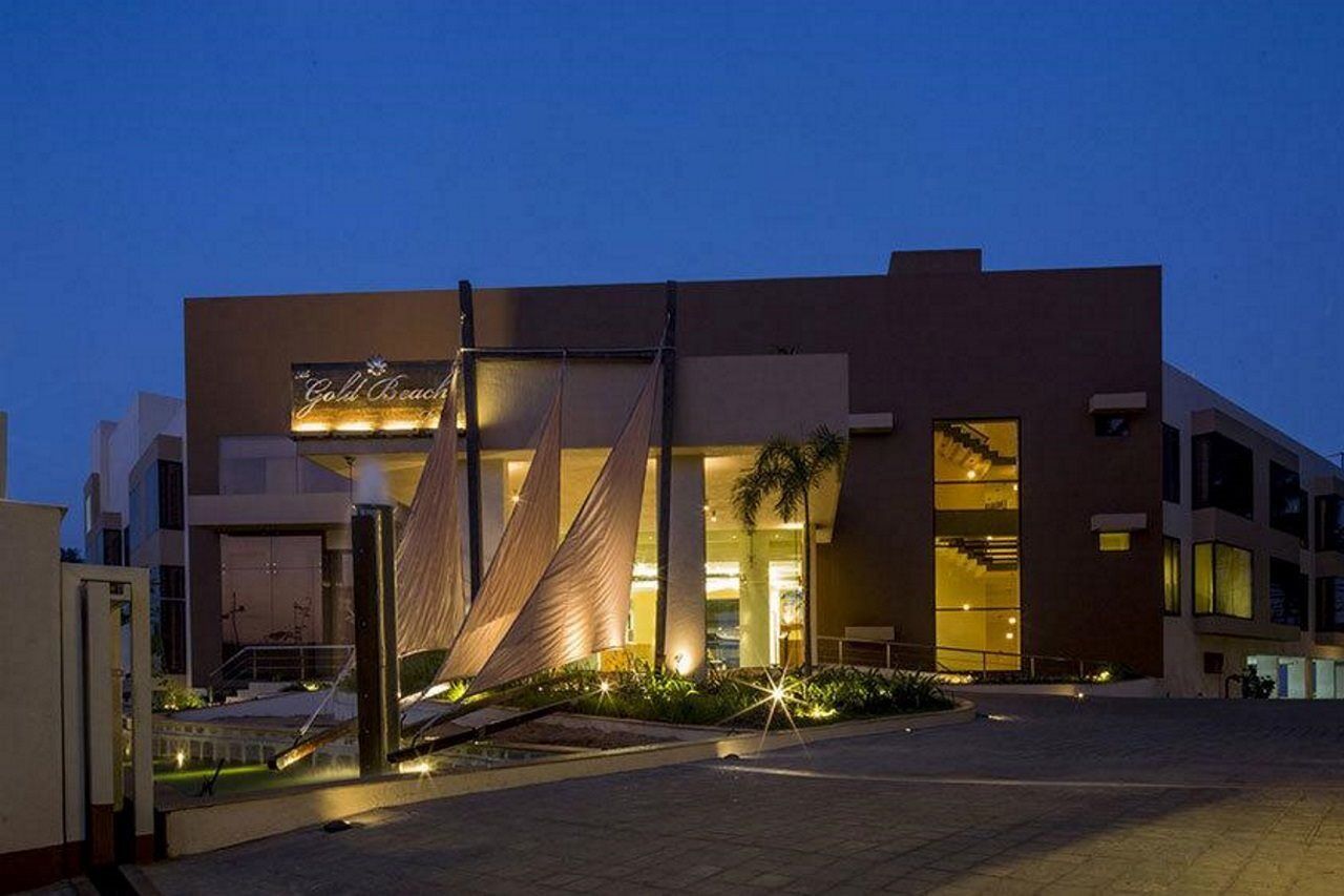 The Gold Beach Resort Daman Extérieur photo