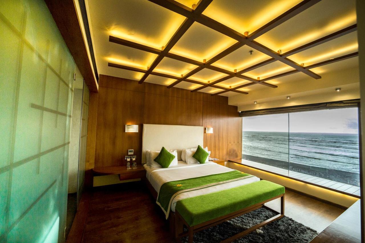 The Gold Beach Resort Daman Extérieur photo
