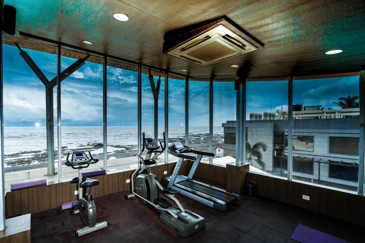 The Gold Beach Resort Daman Extérieur photo