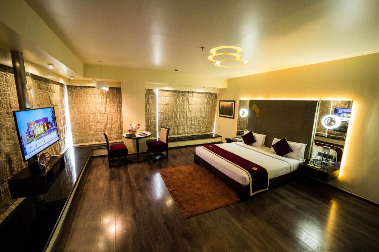 The Gold Beach Resort Daman Extérieur photo