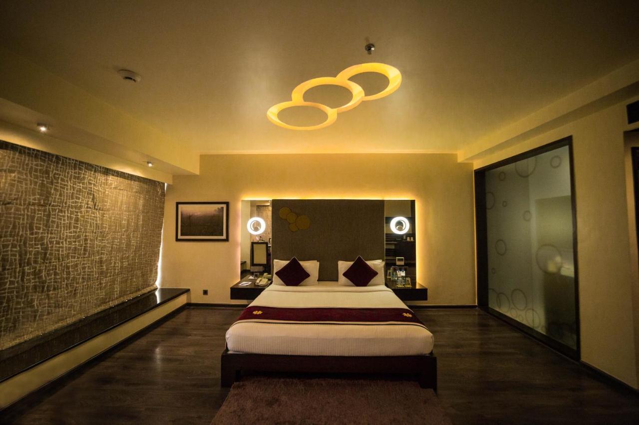 The Gold Beach Resort Daman Extérieur photo