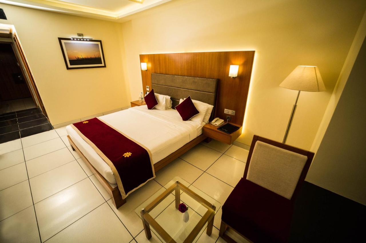 The Gold Beach Resort Daman Extérieur photo