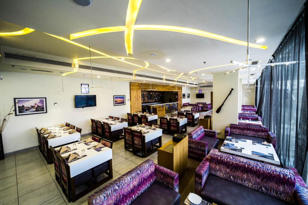 The Gold Beach Resort Daman Extérieur photo