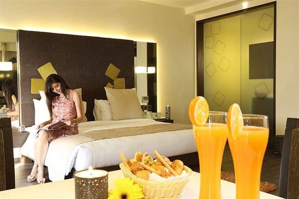 The Gold Beach Resort Daman Extérieur photo