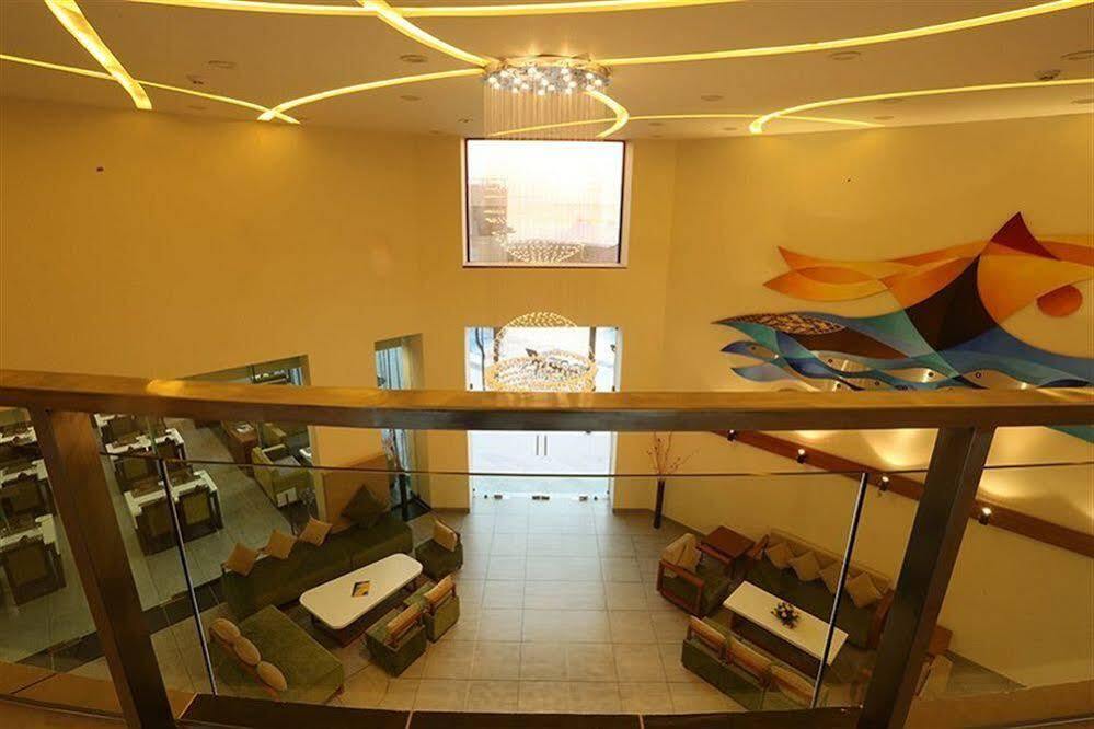 The Gold Beach Resort Daman Extérieur photo